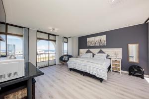 Gallery image of Big Blue Accommodation in Bloubergstrand
