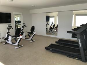 Fitnesscenter och/eller fitnessfaciliteter på Departamento Terrazas de Cochoa 2 dormitorios