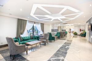 Posezení v ubytování The Sansa Hotel & Spa