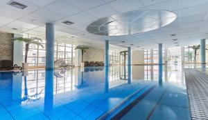 Bazén v ubytovaní Hotel Diva SPA alebo v jeho blízkosti