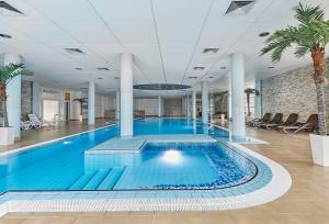 Bazén v ubytovaní Hotel Diva SPA alebo v jeho blízkosti