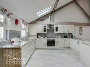 Køkken eller tekøkken på Upsidedown House