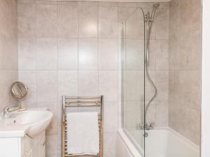 Phòng tắm tại Stone Farm Cottage +17 ảnh