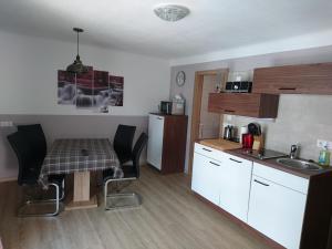 A kitchen or kitchenette at Berliner Ecke