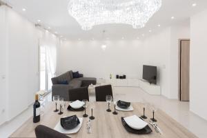 Posezení v ubytování Despina's Luxury apt downtown