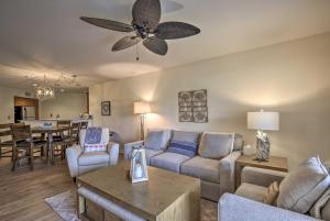St Pete Condo with Heated Pool - 3 Miles to Beach