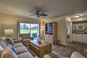 St Pete Condo with Heated Pool - 3 Miles to Beach