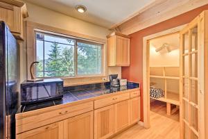 Φωτογραφία από το άλμπουμ του Lakeside Sagle Home with Dock-by Schweitzer Mtn! σε Sagle