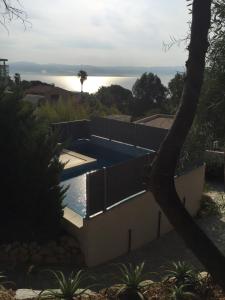 A view of the pool at Vizzavona Piscine or nearby