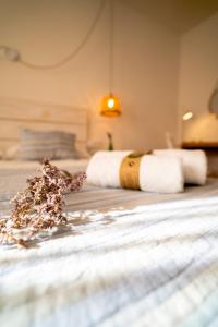 Hostal Sa Posada Set Cales客房内的一张或多张床位