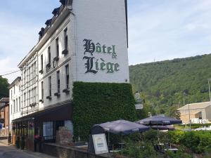 Nespecifikovaný výhled na hory nebo výhled na hory při pohledu z hotelu