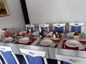 Galería fotográfica de Rooms Vukša en Donji Lapac 19 fotos más