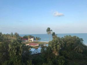 Вид на бассейн в Khanom Beach Residence или окрестностях