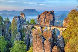 a bridge on the rocks in meteoriavisorvisor rock bridges wonders at Ferienwohnung am Wald in Sebnitz