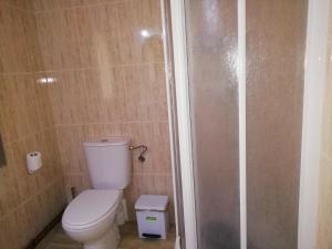 A bathroom at Antigua escuela Még 29 kép