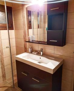 Foto dalla galleria di Luxurious private appartment with garden and view! a Serres
