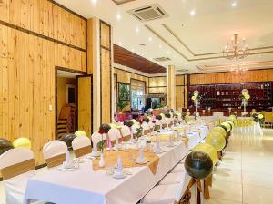 Restaurace v ubytování Viet Uc Hotel