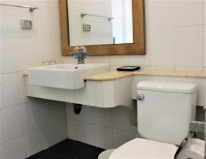 Baðherbergi á Phi Phi Bayview Resort