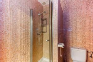 Ένα μπάνιο στο CONIL CENTRO PLAYA +29 φωτογραφίες