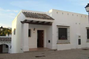 Το κτήριο όπου στεγάζεται  η παραθεριστική κατοικία