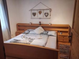 Postel nebo postele na pokoji v ubytování Ferienwohnung Lackner