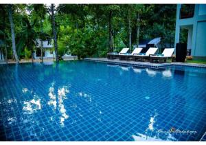 Piscina a Serendib Signature Resort o a prop