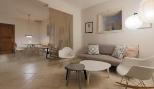 Гостиная зона в Villa Thelma, Trani Ammouda #FeelsLikeHome