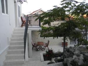 Balkón nebo terasa v ubytování Apartmani Adam
