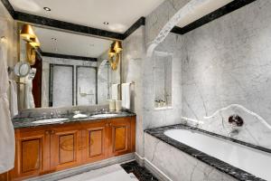 
Een badkamer bij Titanic Mardan Palace
