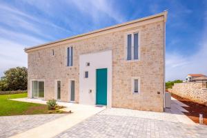 Gallery image of Villa Vela Muline - 8 plus 2 guests - heated pool in Ugljan +31 photos