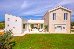 Gallery image of Villa Vela Muline - 8 plus 2 guests - heated pool in Ugljan