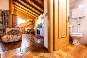 Koupelna v ubytování Casa dal Ri' + 37 fotografií