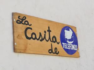 Ein Zertifikat, Auszeichnung, Logo oder anderes Dokument, das in der Unterkunft La Casita de Teléfonos ausgestellt ist