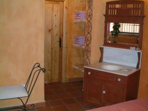 Koupelna v ubytování Casa Rural El Cartero