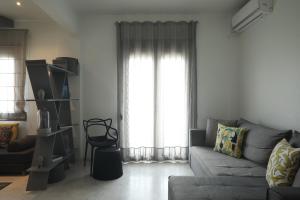 A seating area at Leoforos 28is Oktovriou