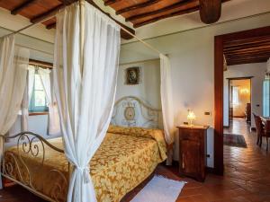 Posteľ alebo postele v izbe v ubytovaní Villa in Cortona with Private Pool