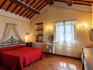 Posteľ alebo postele v izbe v ubytovaní Villa in Cortona with Private Pool
