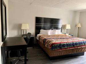 Postel nebo postele na pokoji v ubytování Tappan Zee Hotel + 34 fotografií