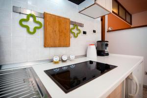 Kuchyň nebo kuchyňský kout v ubytování Apartments Anamarija + 37 fotografií