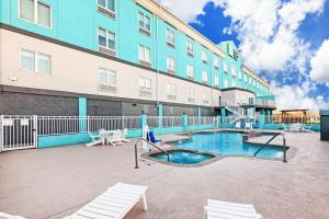 Bazén v ubytování Holiday Inn Express Port Lavaca by IHG nebo v jeho okolí