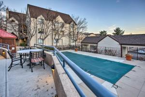 Bassein majutusasutuses Greenwood Village Condo with Pool Access! või selle lähedal