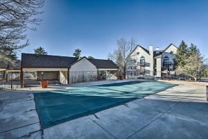 Bassein majutusasutuses Greenwood Village Condo with Pool Access! või selle lähedal