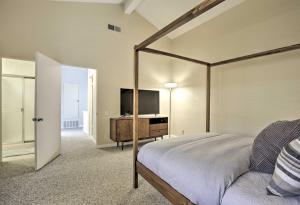 Gallery image of Condo with Mountain Views-3mi to DT Palm Springs in Palm Springs