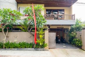 Gallery image of The point surfcamp Bali in Pulukan