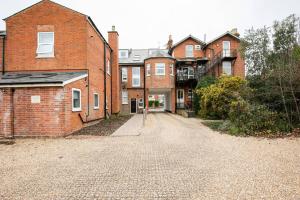 Gallery image of 11 Helena House Business Apartment in Reading