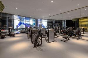 Fitness centrum a/nebo fitness zařízení v ubytování Hotel Indigo Shanghai Jing'An by IHG