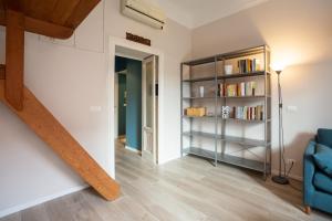 The library in Az apartmant