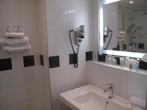 Ένα μπάνιο στο Mercure Nice Marché Aux Fleurs +89 φωτογραφίες