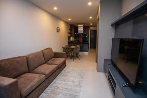 Posezení v ubytování Beachfront Condo Escape 243