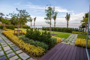 Zahrada ubytování Beachfront Condo Escape 243